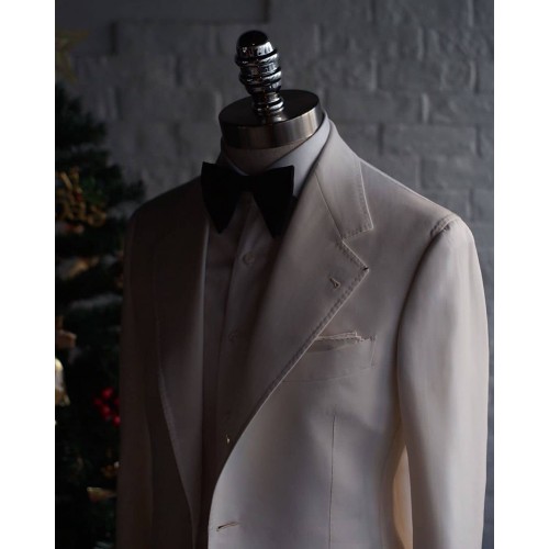 Royal 32 by The Gaudery